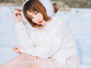 XiuRen第484期_嫩模徐cake雪地里白色缕空毛衣美丽冻人秀豪乳写真35P