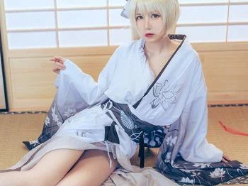 [喵糖映画]Vol.105_Cosplay穹妹日式私房性感和服秀白嫩美腿迷人诱惑写真39P