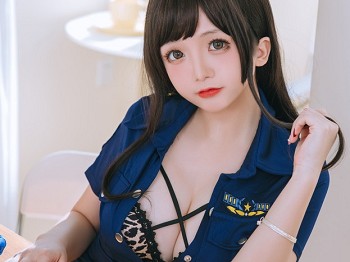 Cosplay美女日奈娇豹纹女警主题蓝上衣配黑短裙半脱露豹纹内衣丰满诱惑写真109P