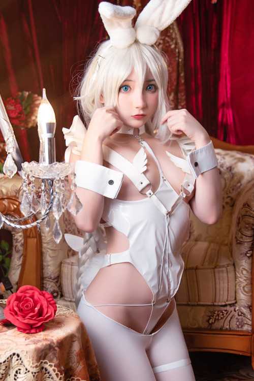 是三不是世w Cosplay 恶毒白兔 White Rabbit